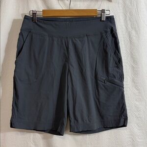 Mountain Hardwear Bermuda Outdoor Hiking Shorts  pull on medium